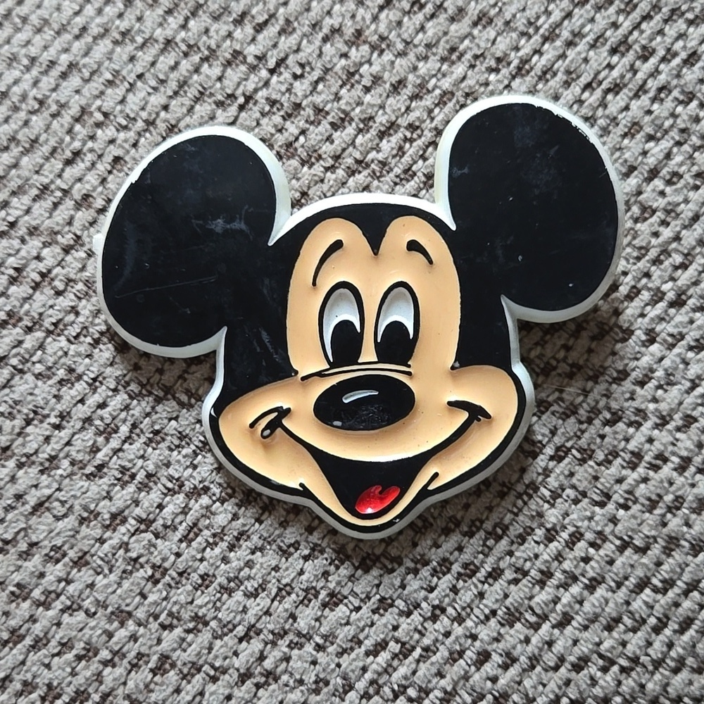 💫Vintage Mickey Mouse pin💫